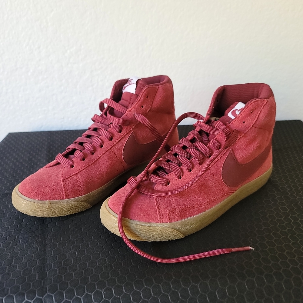 Nike Blazer maroon suede gum sole mids